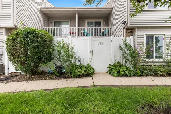 17 Fernwood Drive, Bolingbrook, IL 60440