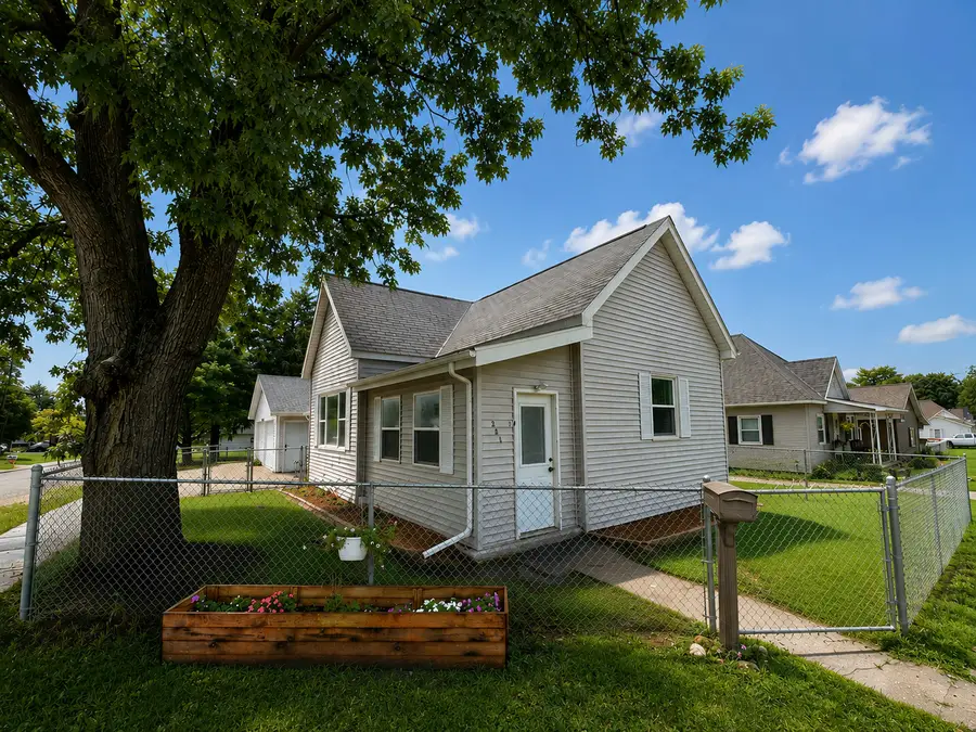 201 Mc Kinley Street, Georgetown, IL 61846 - #2