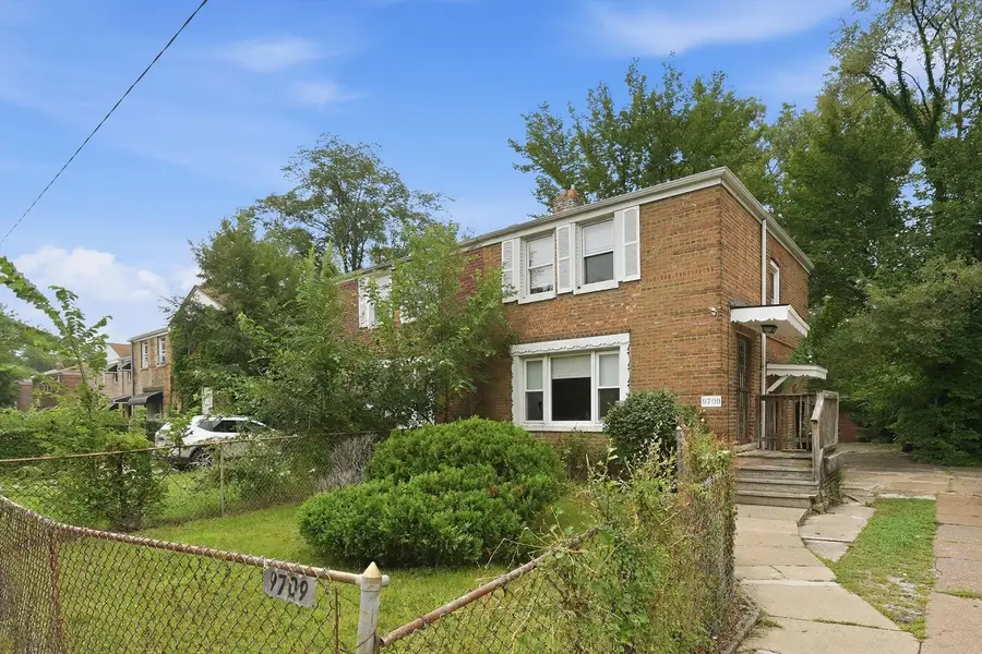 9709 S Yates Boulevard, Chicago, IL 60617 - #3
