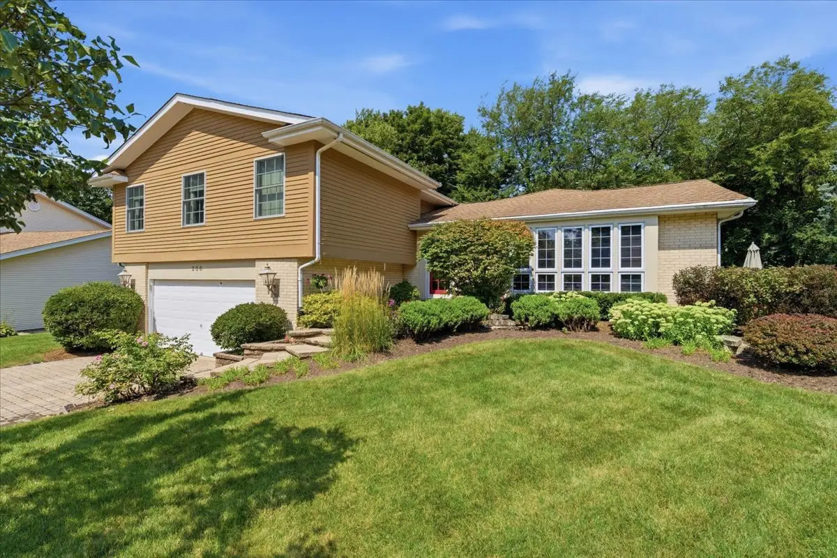 206 Londonderry Court, Mundelein, IL 60060 - #1