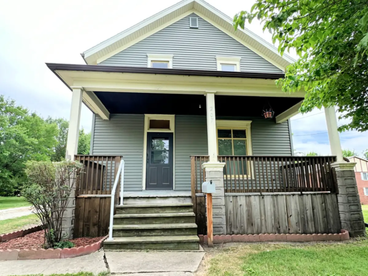 207 Cottage Street, Streator, IL 61364 - #1