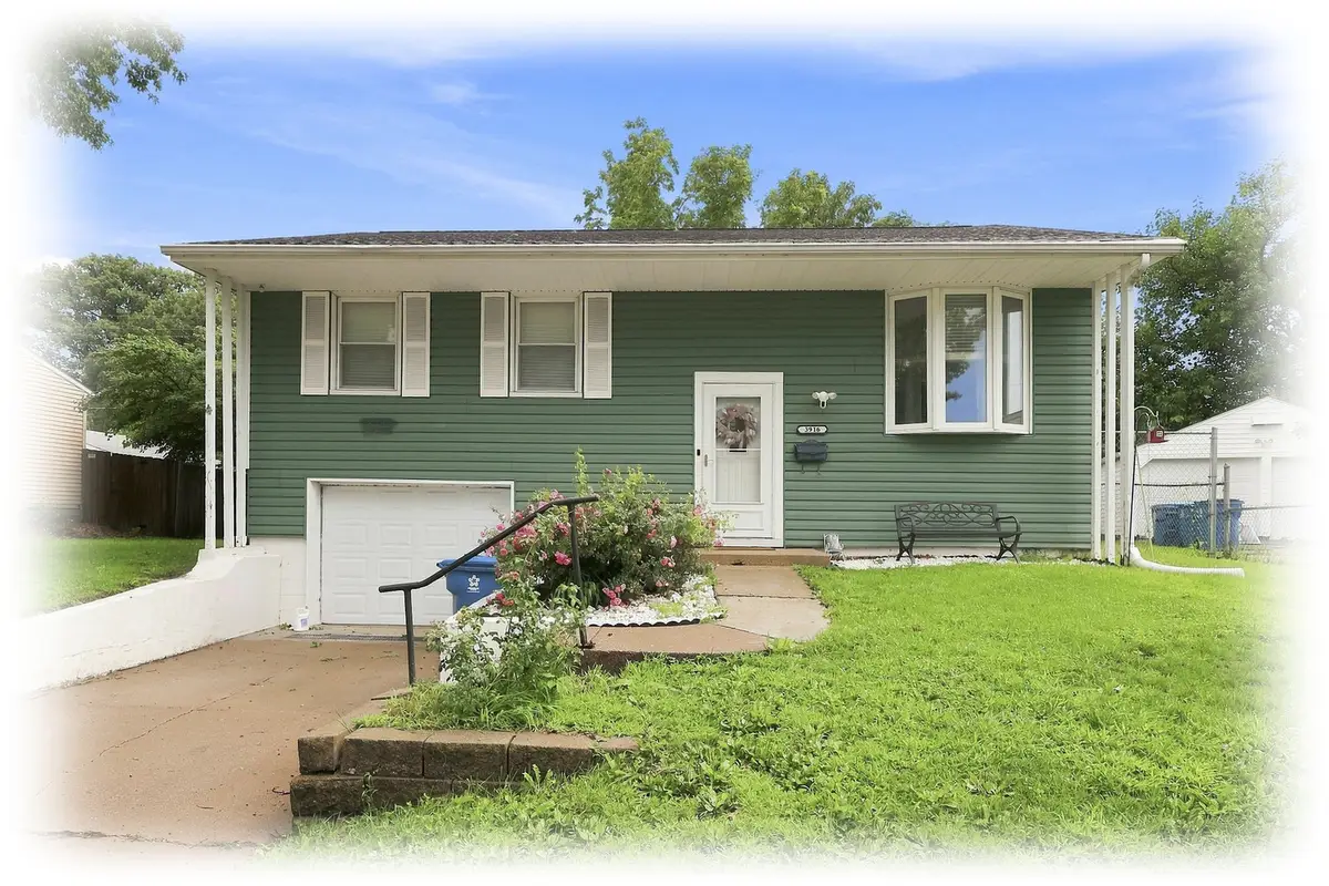 3916 8th Street, East Moline, IL 61244 - #1
