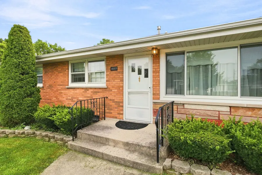 10319 S 82nd Avenue, Palos Hills, IL 60465 - #2