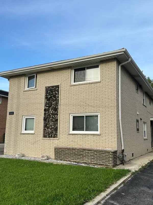 7645 S Roberts Road, Bridgeview, IL 60455