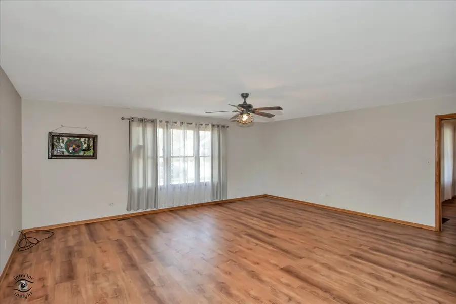 8001 S Lockwood Avenue, Burbank, IL 60459 - #3