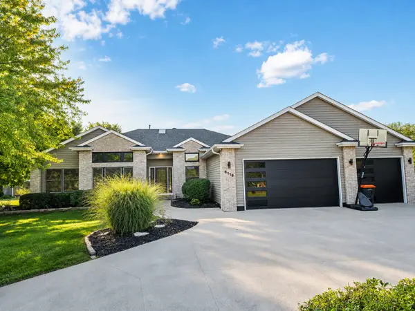 6116 Lakeshore Circle, Davenport, IA 52807