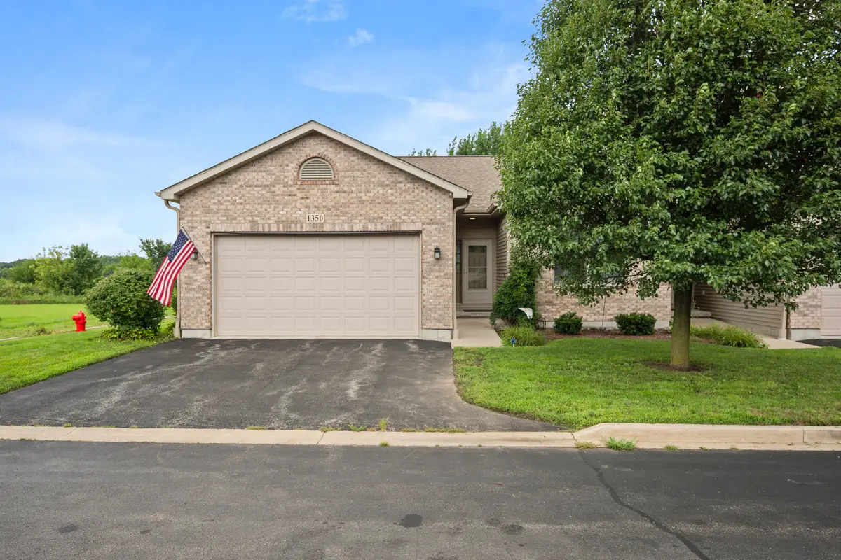 1350 Ridge Drive, Sycamore, IL 60178 - #1