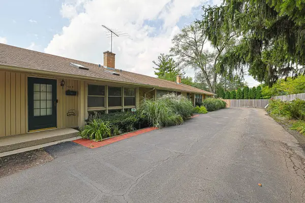 924 N Milwaukee Avenue #D, Libertyville, IL 60048