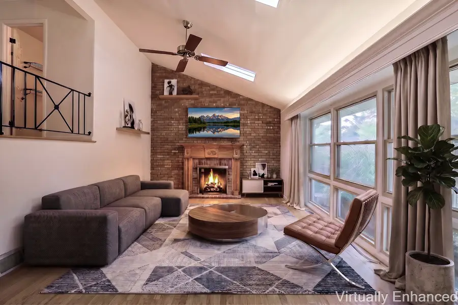 924 N Milwaukee Avenue #D, Libertyville, IL 60048 - #2
