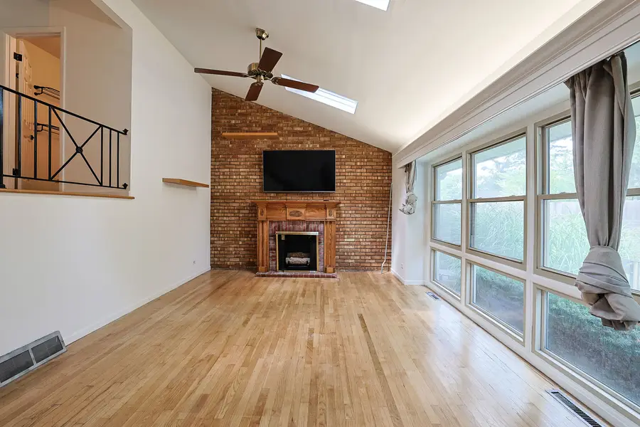 924 N Milwaukee Avenue #D, Libertyville, IL 60048 - #3