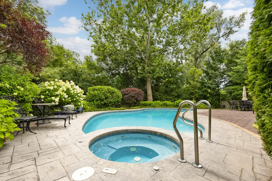 331 Brookside Circle, Wheaton, IL 60187 - #2