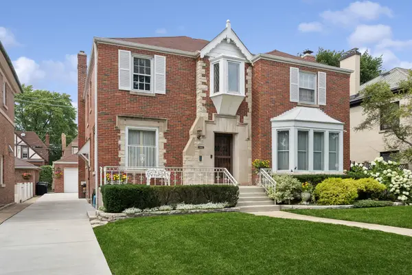 6026 N Forest Glen Avenue, Chicago, IL 60646
