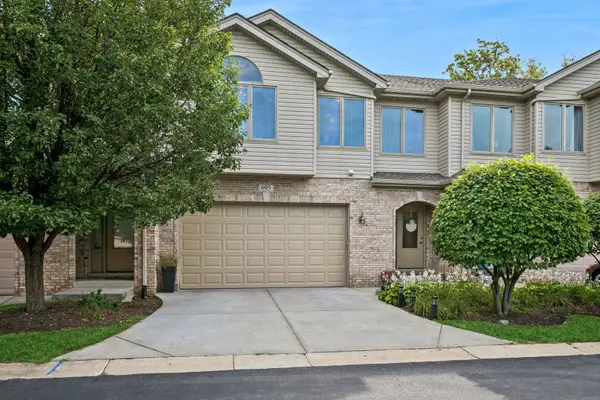 695 E Nerge Road, Roselle, IL 60172