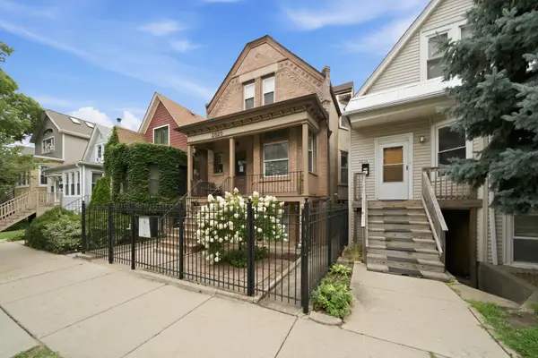 2826 W Wellington Avenue, Chicago, IL 60618