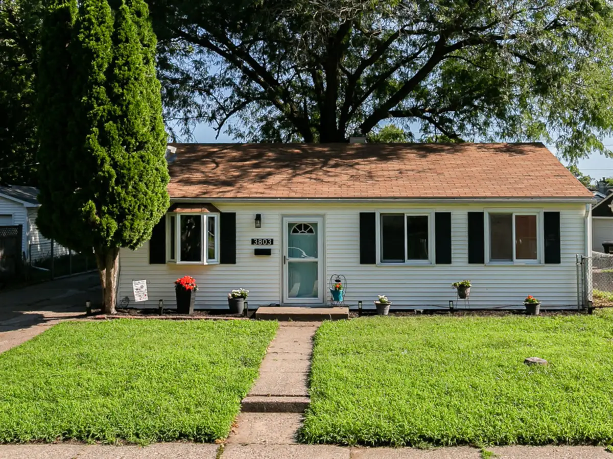 3803 11th Avenue, Moline, IL 61265 - #1