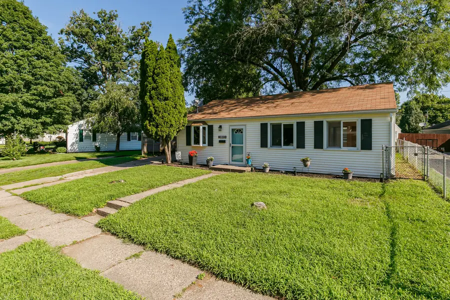3803 11th Avenue, Moline, IL 61265 - #2