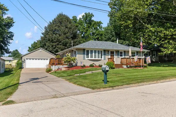 242 Cliff Court, Silvis, IL 61282