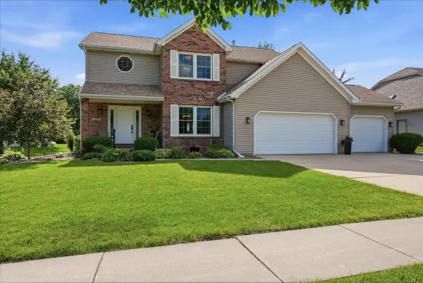 1404 Broad Creek Road, Bloomington, IL 61704