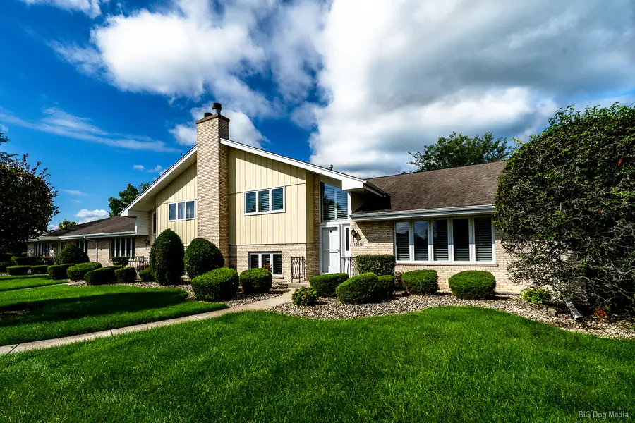 18116 John Charles Drive, Orland Park, IL 60467 - #2