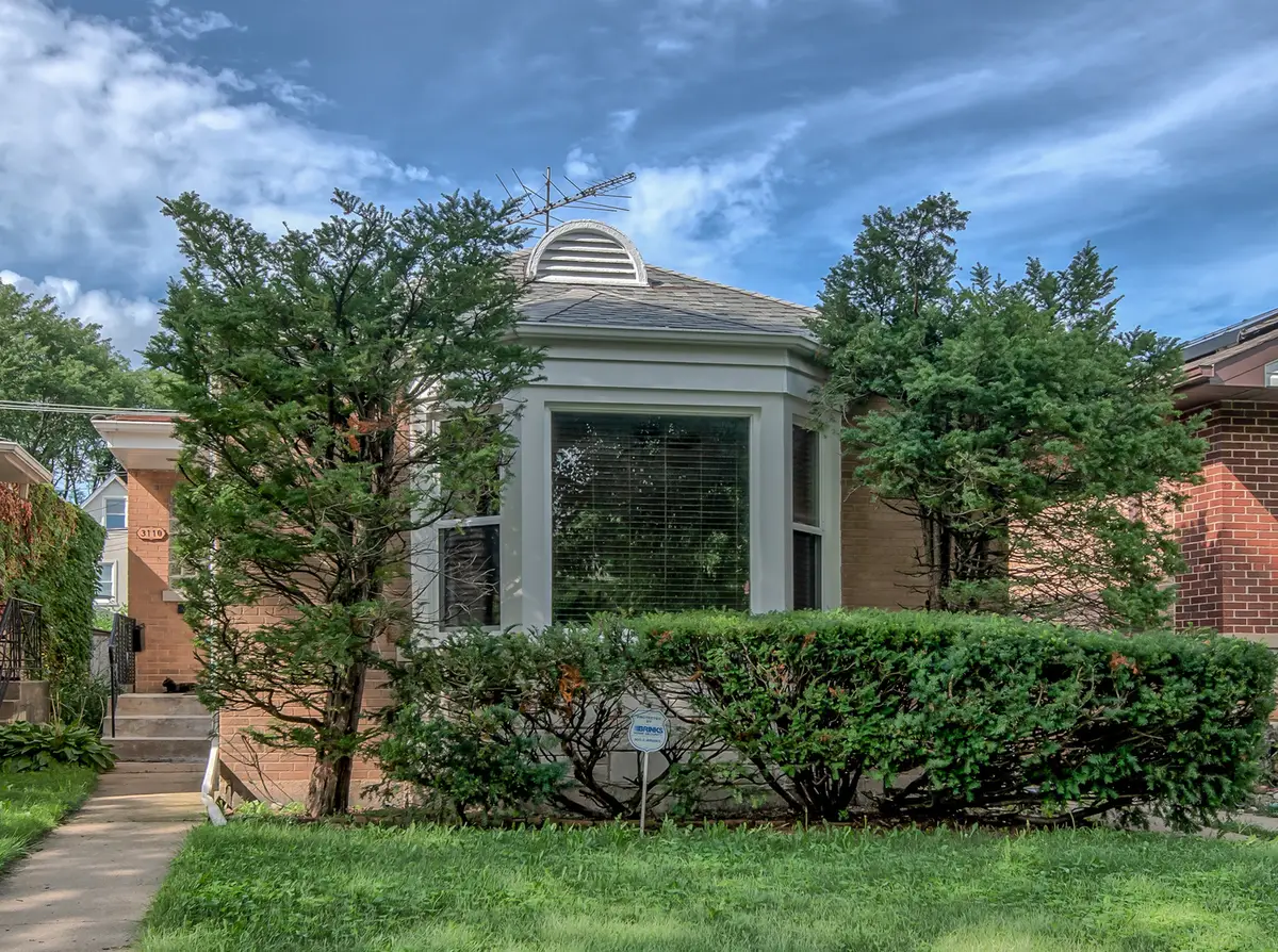 3110 W Jarvis Avenue, Chicago, IL 60645 - #1