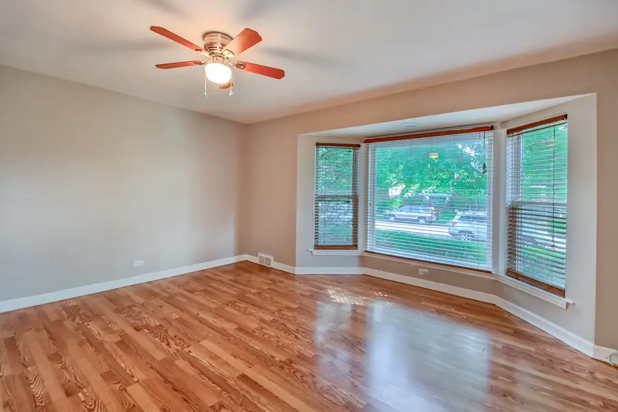 3110 W Jarvis Avenue, Chicago, IL 60645 - #3