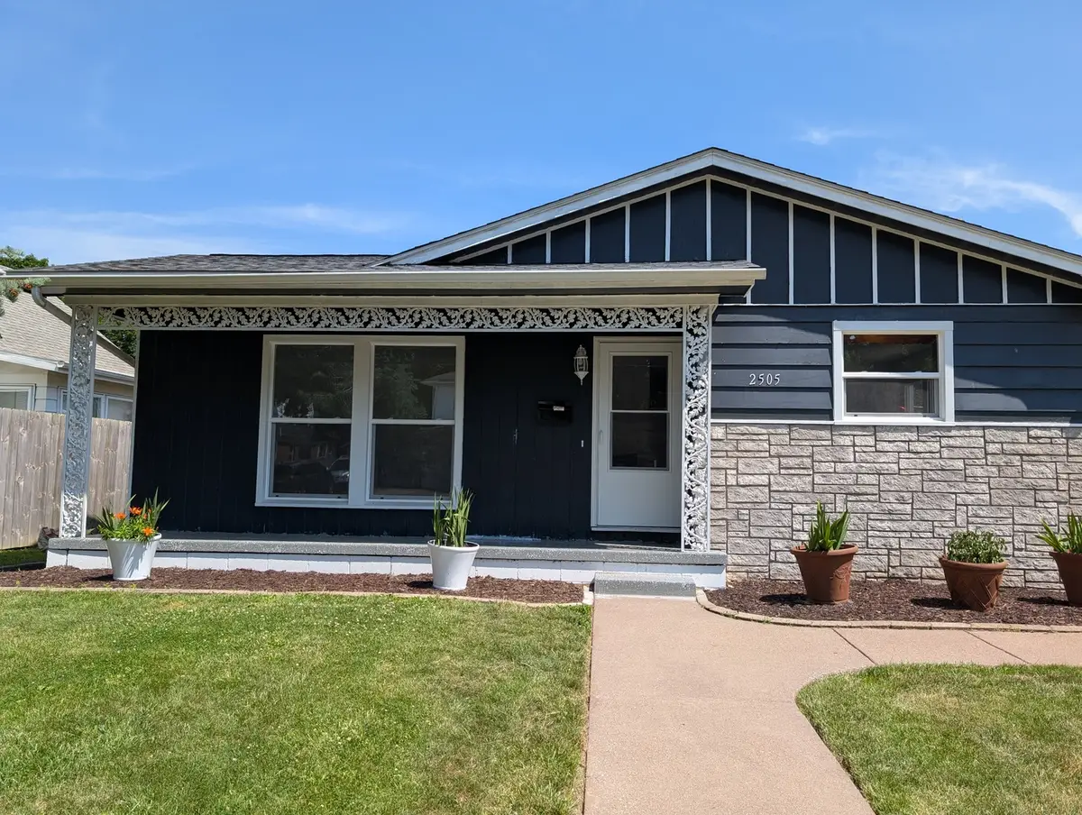 2505 23rd Avenue B Avenue, Moline, IL 61265 - #1