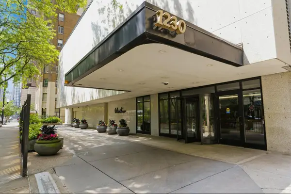 1230 N State Parkway #21D, Chicago, IL 60610