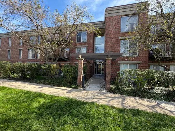 422 Kelburn Road #325, Deerfield, IL 60015