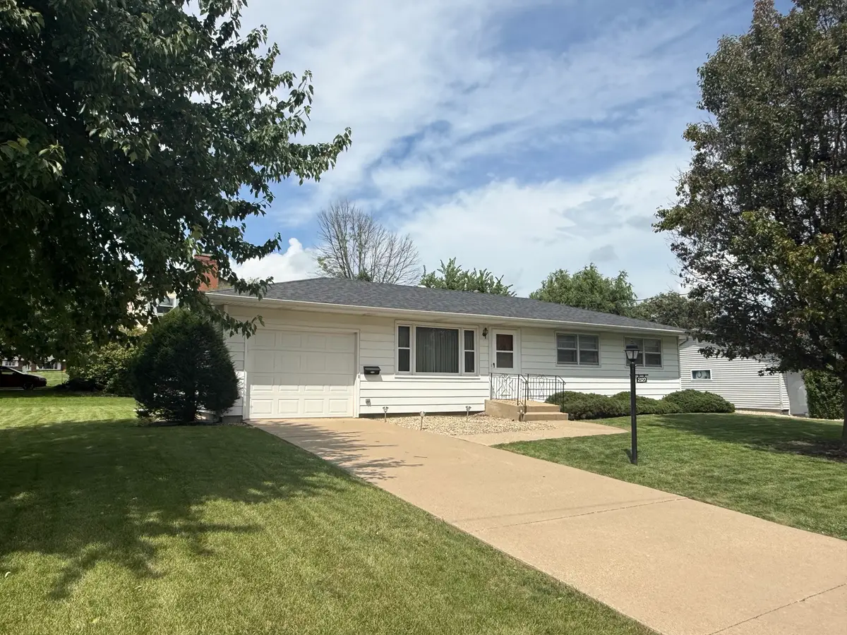 2327 13th Street, Peru, IL 61354 - #1