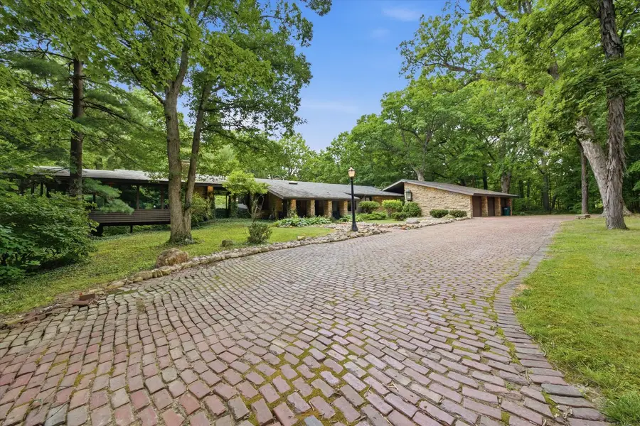 1664 E Rietveld Drive, Crete, IL 60417 - #3