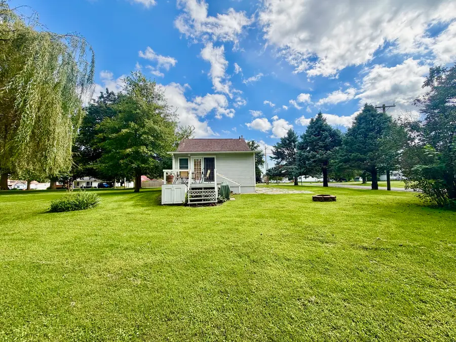 609 NW 6th Street, Aledo, IL 61231 - #3