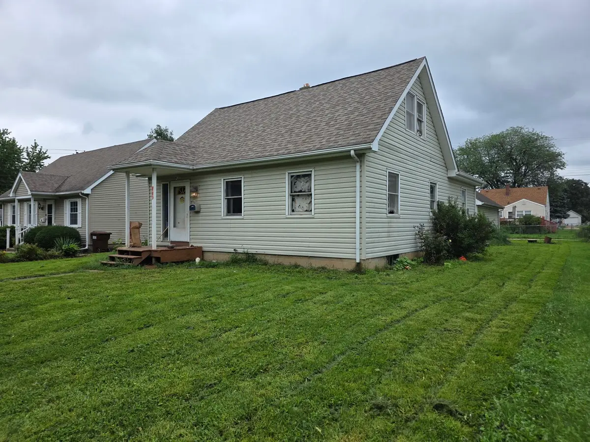 845 N 12th Street, Rochelle, IL 61068 - #1