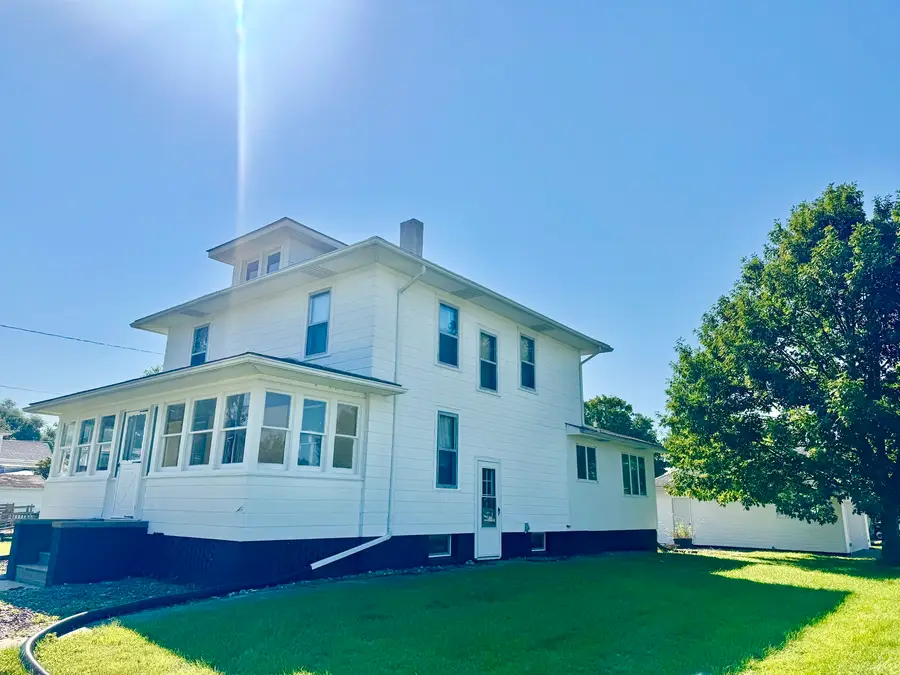 608 W Main Street, Aledo, IL 61231 - #2