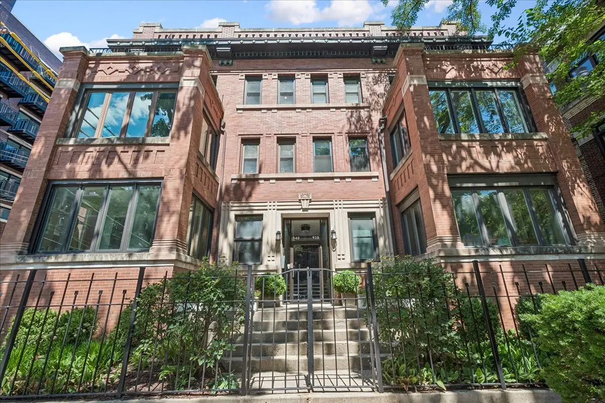 940 W Carmen Avenue #3W, Chicago, IL 60640 - #1