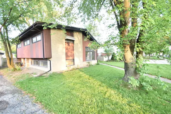 907 S Elmhurst Road, Mount Prospect, IL 60056