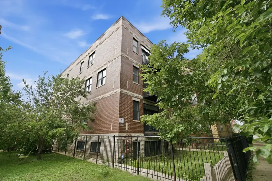 6528 N Francisco Avenue #1E, Chicago, IL 60645 - #3