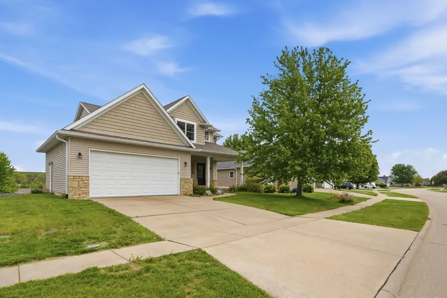 1101 Wild West Drive, Le Claire, IA 52753 - #2