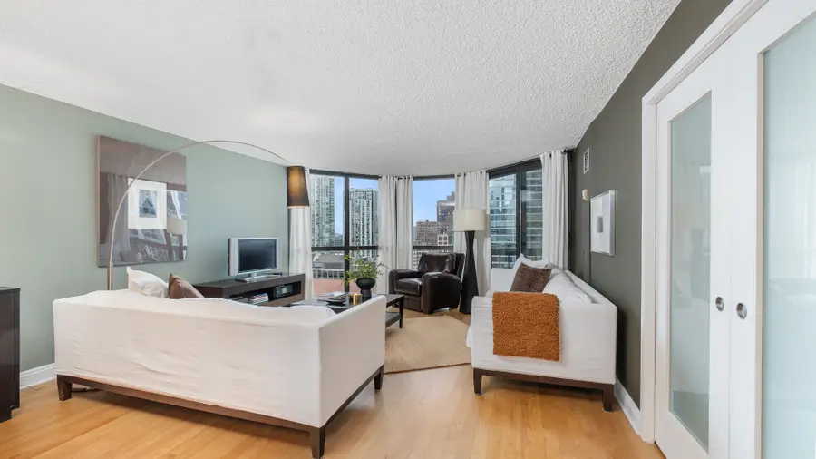 33 W Delaware Place #18H, Chicago, IL 60610 - #3