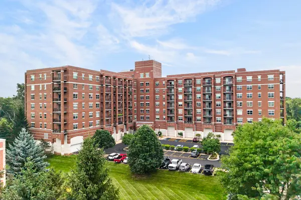 1700 Riverwoods Drive #706, Melrose Park, IL 60160