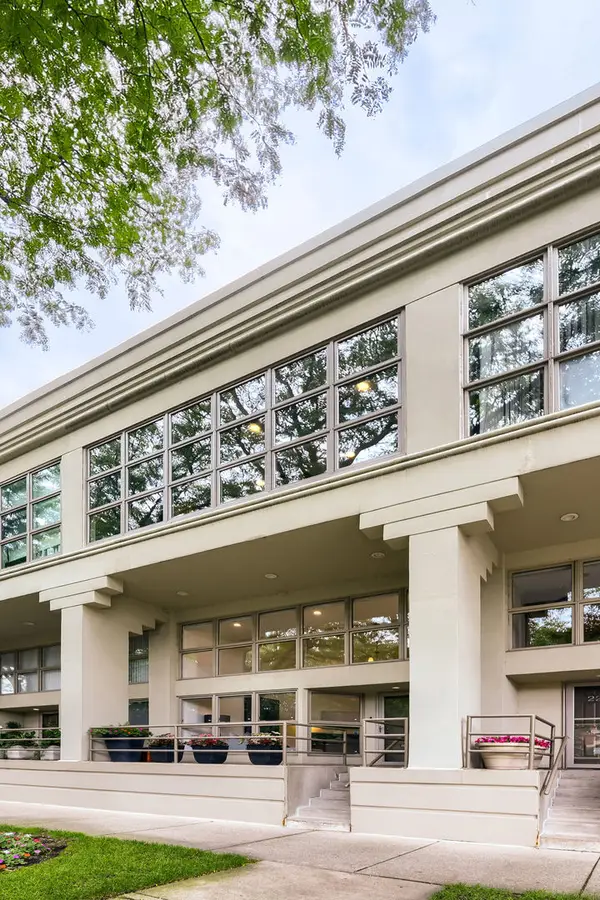 2252 N Lakewood Avenue, Chicago, IL 60614