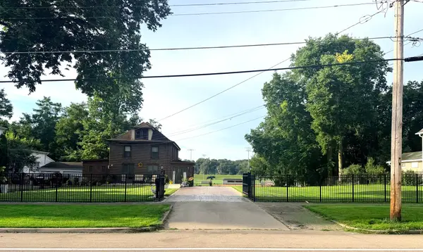 527 E Main Street, Ottawa, IL 61350