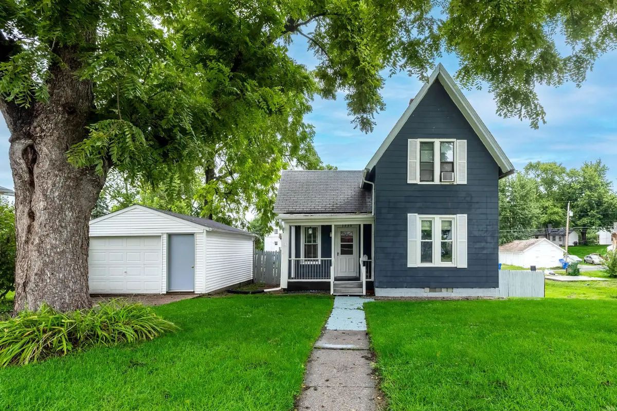 1550 W 15th Street, Davenport, IA 52804 - #1