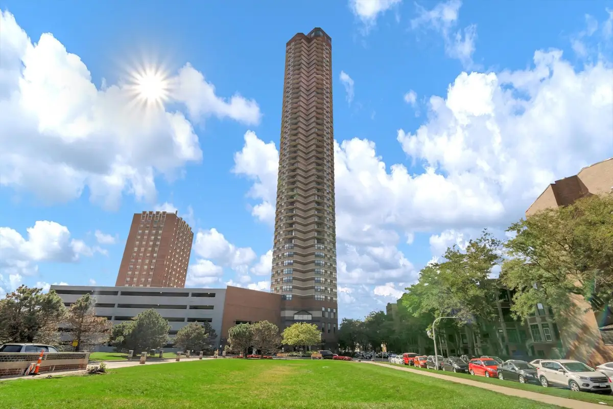 3660 N Lake Shore Drive #2401, Chicago, IL 60613 - #1