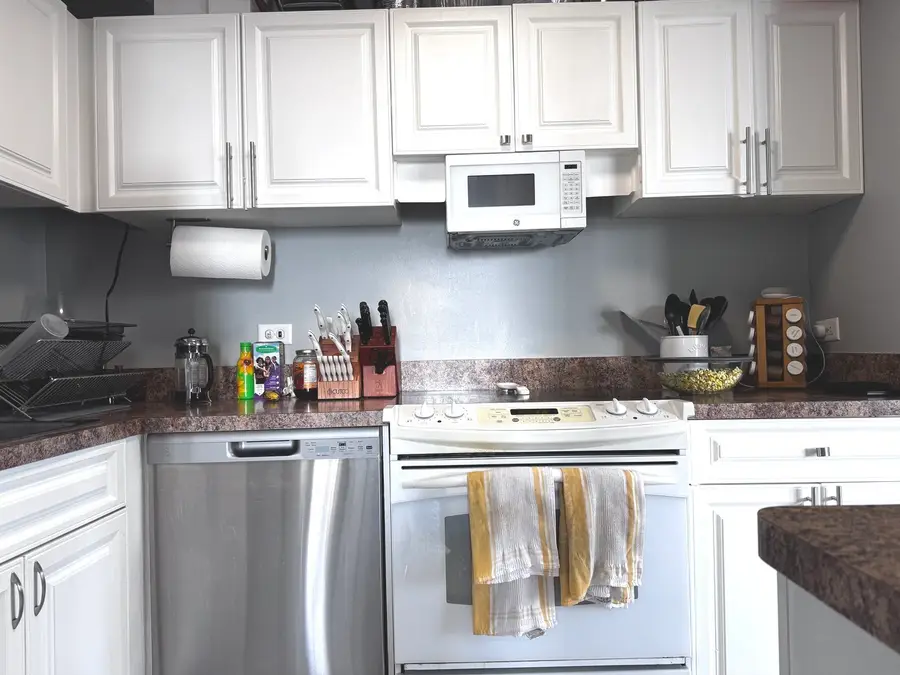 3660 N Lake Shore Drive #2401, Chicago, IL 60613 - #2