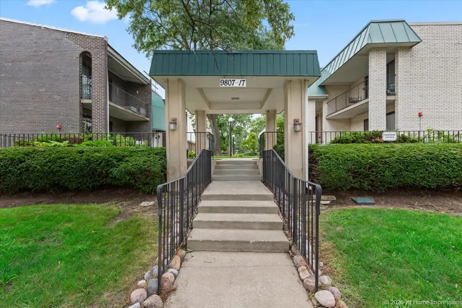 9813 S Keeler Avenue #B, Oak Lawn, IL 60453 - #3