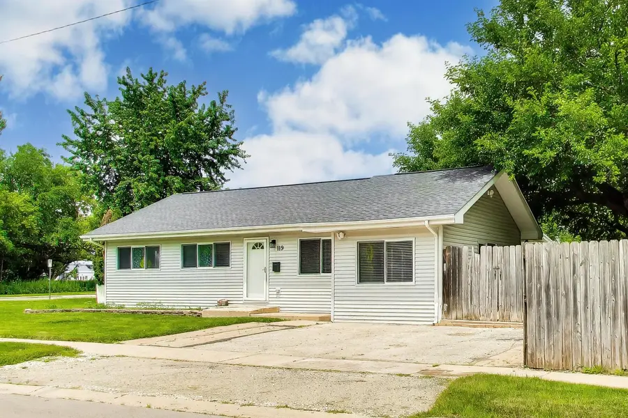 119 W Elmwood Avenue, West Chicago, IL 60185 - #2