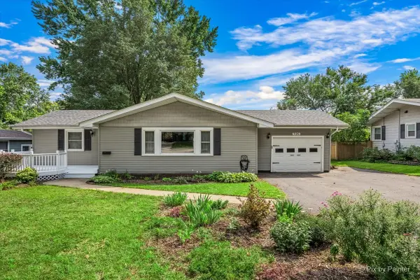 326 Farview Drive, North Aurora, IL 60542