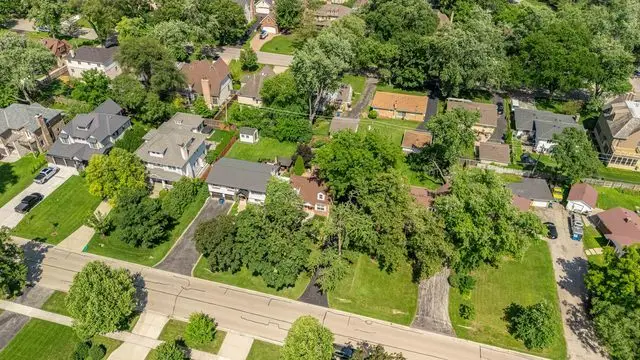 725 N County Line Road, Hinsdale, IL 60521 - #2