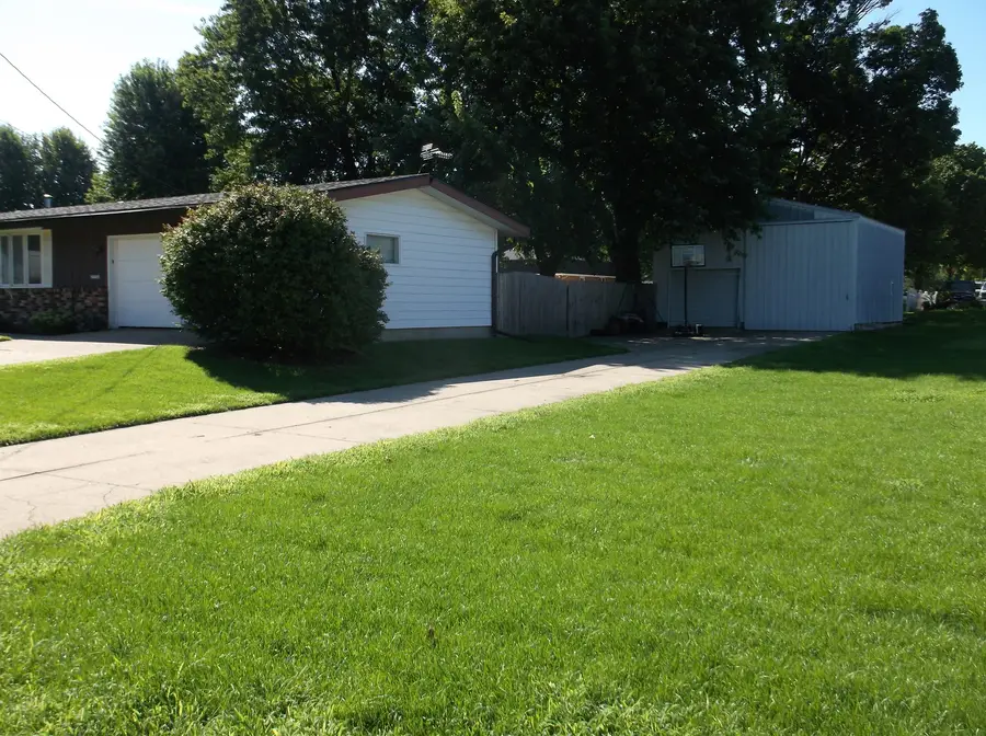 516 Orange Street, Princeton, IL 61356 - #3