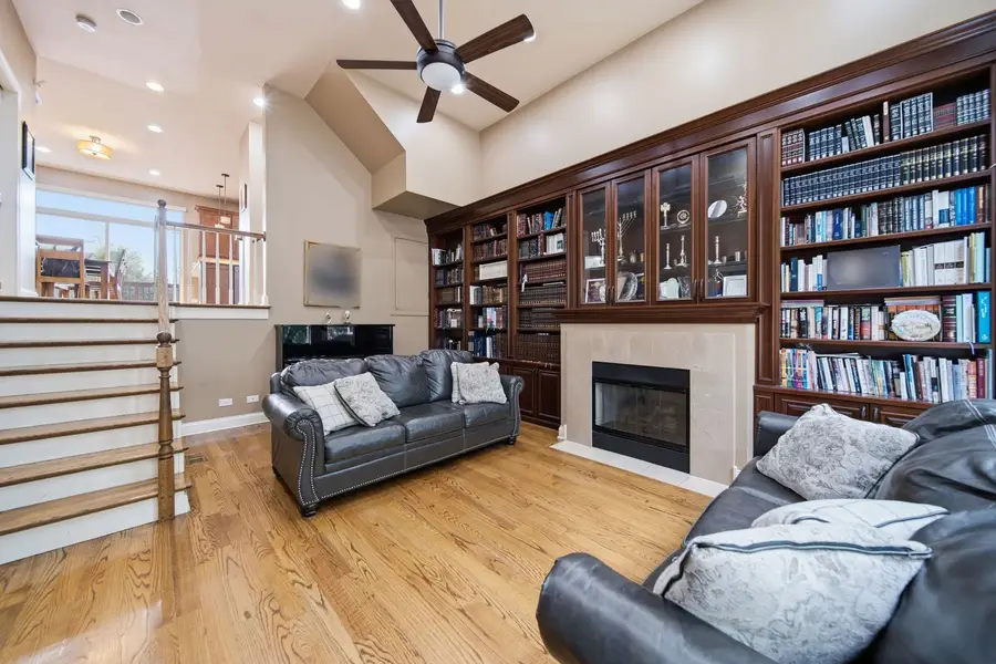 6336 N Sacramento Avenue, Chicago, IL 60659 - #3